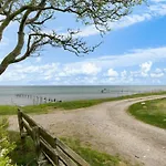 Andine - 250m From The Sea By Interhome 뉘보르