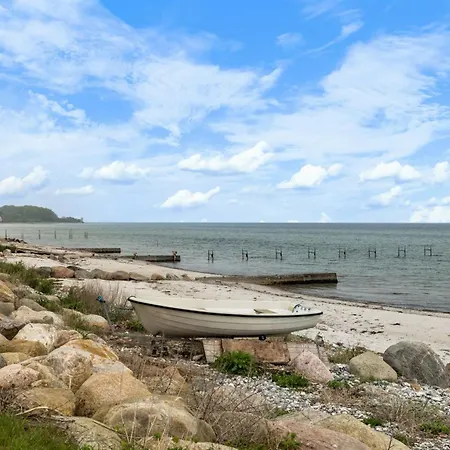 Andine - 250m From The Sea By Interhome *